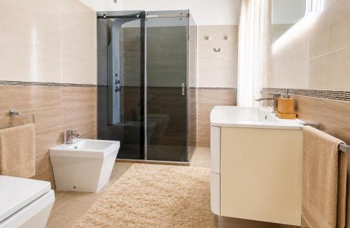 Caserta Apartment | MESA Apartment - Free Parking, Netflix, Wi-Fi & AC
