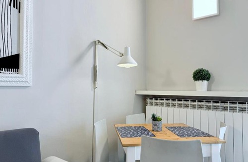 Mirafiori Sud Apartment | Miraflowers Home