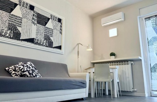 Mirafiori Sud Apartment | Miraflowers Home