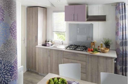 Martinsicuro House | Mobile home with air conditioning, terrace and pool