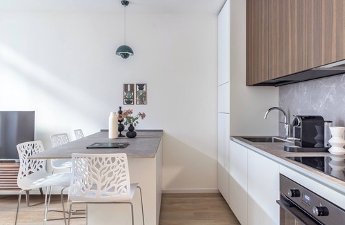 Milan Apartment | Modern and Elegant Apt