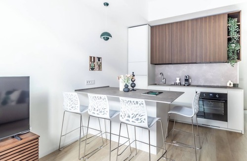 Milan Apartment | Modern and Elegant Apt