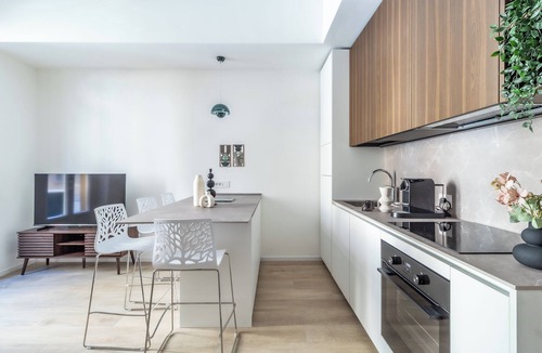 Milan Apartment | Modern and Elegant Apt