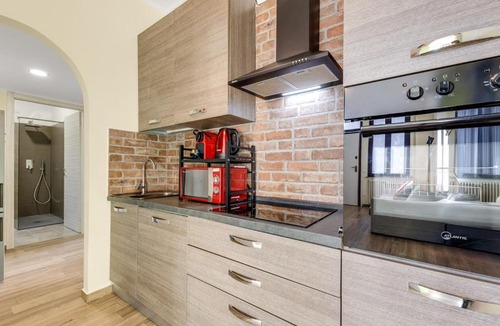 Milan Apartment | Modern apartment 10 min to Duomo, M3 Rogoredo