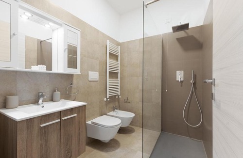 Milan Apartment | Modern apartment 10 min to Duomo, M3 Rogoredo