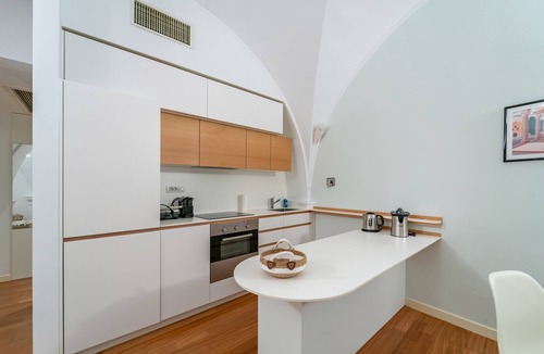 Historic Center Apartment | Modern Flat - Borgonuovo 23