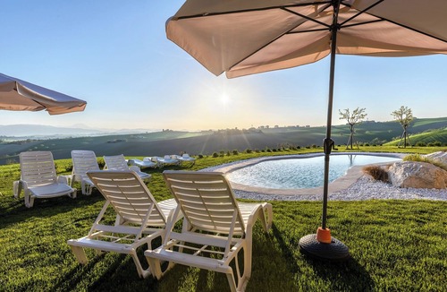 Filottrano Villa | Monte Amato Farmhouse