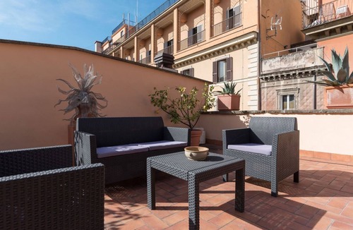 Monti Apartment | Monti Stunning Apartment with Terrace
