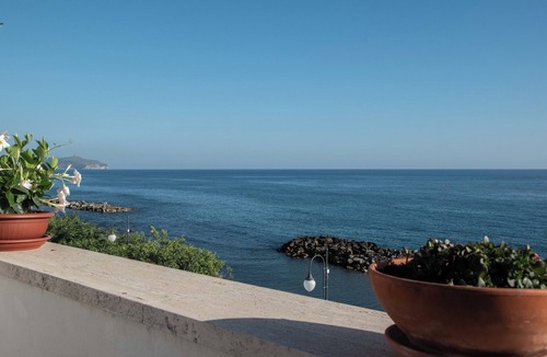 Marina Lido Apartment | Moonlight: style, comfort and privacy just a few meters from the sea.