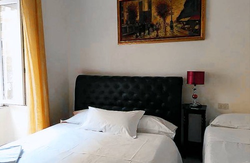 Vatican House | Motel