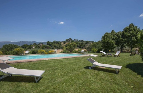 Spoleto Villa | My Rental Homes - Il Casaletto with amazing view of the Umbrian hills, with pool
