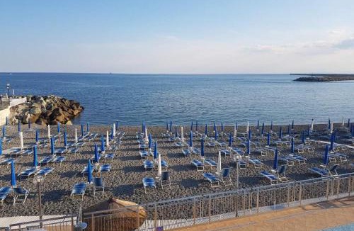Pegli Apartment | Mydollhouse delizioso appartamento fronte mare