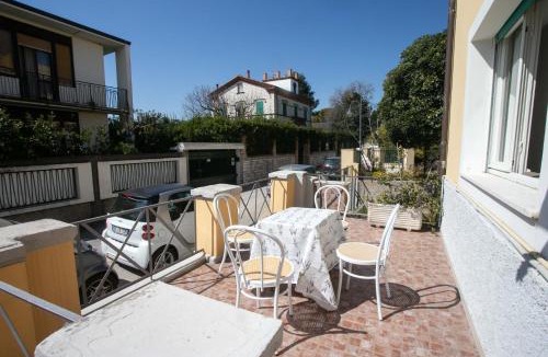 Numana Apartment | N050 - Numana, trilocale in centro con portico e posto auto