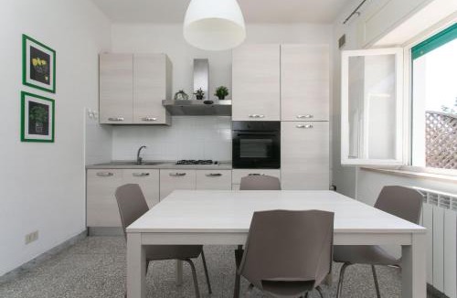 Numana Apartment | N050 - Numana, trilocale in centro con portico e posto auto