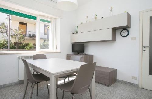 Numana Apartment | N050 - Numana, trilocale in centro con portico e posto auto