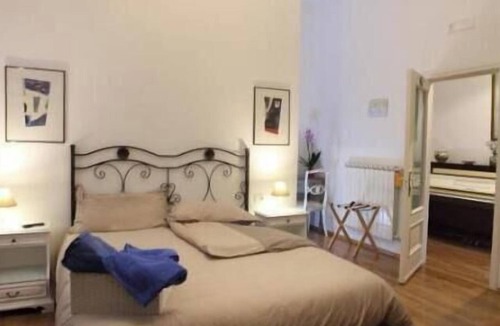 Naples City Centre Bed & Breakfast | Naples Pietrasanta LT | Historic Charm in the Heart of Downtown Naples