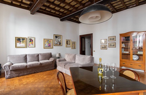 Rione V Ponte Apartment | NAVONA ART GALLERY APARTMENT