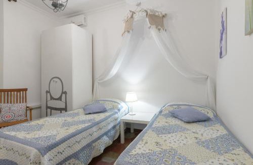 Rione V Ponte Apartment | Navona Family Apartment