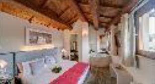 Rione VI Parione Apartment | Navona Palace Luxury Inn