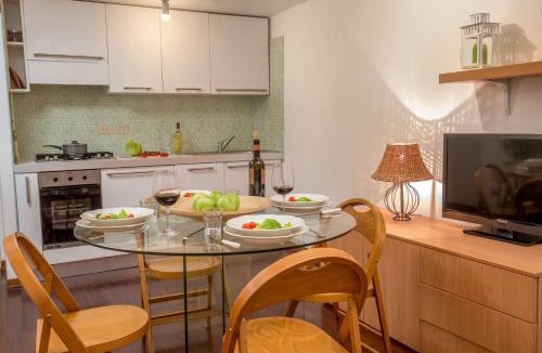 Rione VIII Sant'Eustachio Apartment | Navona White Apartment