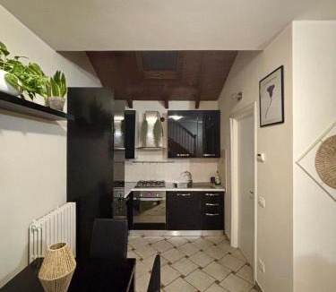 Tortona Apartment | Nel cuore di Tortona, a due passi dal Duomo