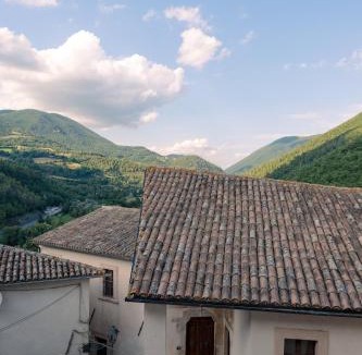 Sant'Anatolia di Narco House | Nera Apartments
