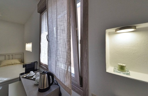 Rho House | Newly built double room with bathroom and wifi