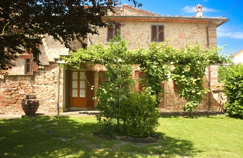 Castiglion Fiorentino Apartment | Nice apartment for 2 guests with pool, WIFI, TV and pets allowed, close to Cortona
