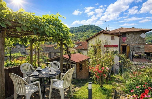 Palazzuolo sul Senio Apartment | Nice apartment for 8 guests with WIFI, hot tub, TV, patio and pets allowed