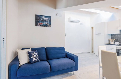 Porto Potenza Picena Apartment | Nice apartment with WIFI, A/C, TV, balcony and panoramic view, close to Porto Recanati