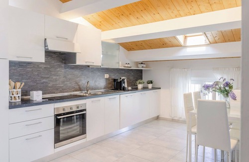 Porto Potenza Picena Apartment | Nice apartment with WIFI, A/C, TV, balcony and panoramic view, close to Porto Recanati
