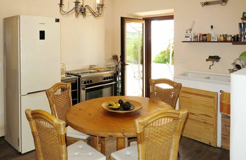 Cologna Spiaggia Villa | Nice apartment in villa with WIFI, A/C, hot tub, pool, TV, patio, pets allowed and panoramic view