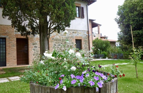 Po' Bandino Villa | Nice apartment in villa for 8 guests with WIFI, A/C, pool, TV and patio