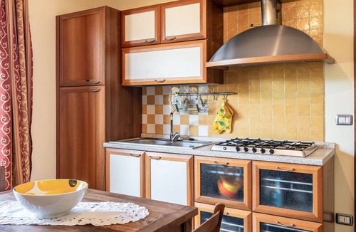 La Morra Apartment | Nice apartment for 2 people with pool, WIFI, TV, patio and pets allowed