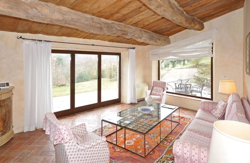 Umbertide Apartment | Nice apartment for 3 guests with WIFI, A/C, pool, TV, panoramic view and parking