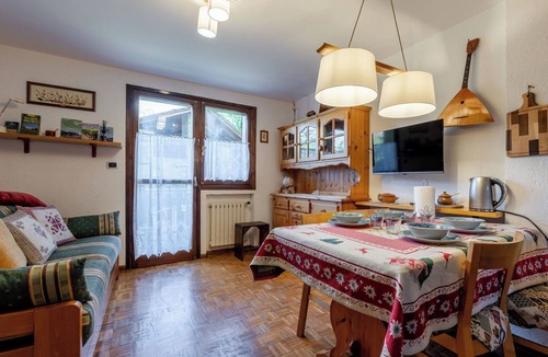 La Salle Apartment | Nice apartment for 4 people with WIFI, TV, balcony and pets allowed