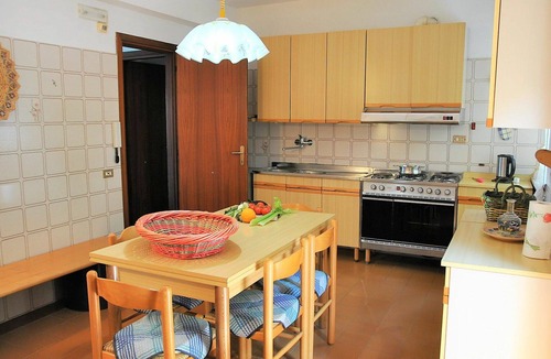 Sperlonga Apartment | Nice apartment for 7 guests with WIFI, A/C, TV, balcony and pets allowed