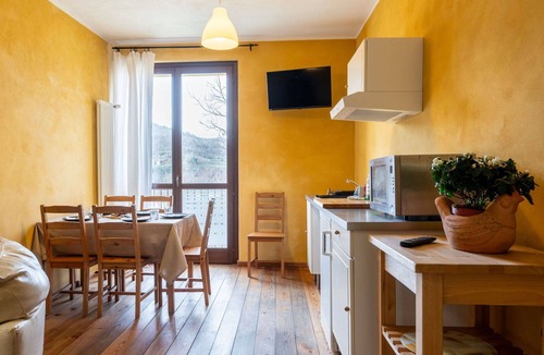 Cortemilia Apartment | Nice apartment for 6 people with WIFI, pool, TV, terrace and pets allowed