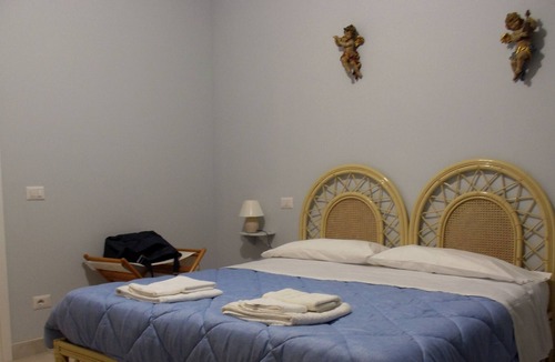 Fonte Blanda Apartment | Nice apartment for 2 people with large garden and swimming pool 1 km from the sea