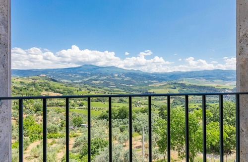 Montalcino Apartment | Nice apartment for 6 guests with WIFI, pets allowed and panoramic view