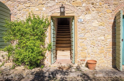 Montescudaio Apartment | Nice apartment for 5 people with WIFI, patio and pets allowed