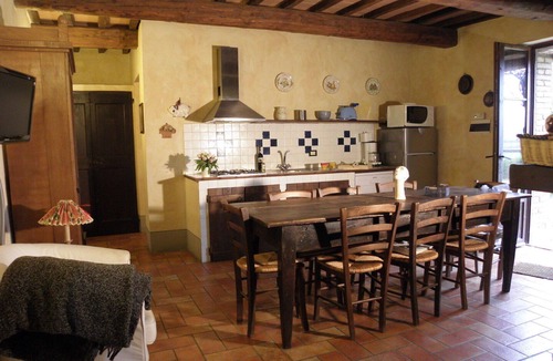 Monteleone d'Orvieto Apartment | Nice apartment for 8 guests with WIFI, pool and TV