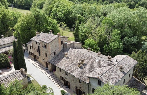 Umbertide Villa | Nice apartment in villa for 8 people with A/C, WIFI, pool, TV, veranda and panoramic view
