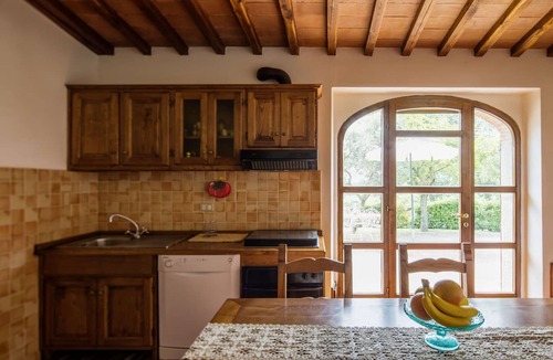 Pieve di Chio House | Nice apartment in villa with pool, WIFI, pets allowed and panoramic view, close to Cortona