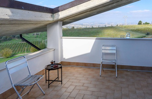 Moscufo Apartment | Nice apartment in Moscufo with swimming pool
