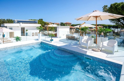 Pineto Apartment | Nice apartment in Pineto with swimming pool