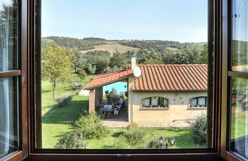 Pomarance Villa | Nice apartment in villa for 5 people with pool, WIFI, TV and veranda