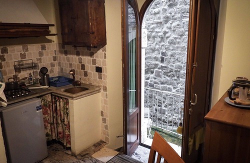 Roccafluvione Villa | Nice apartment in villa for 5 guests with WIFI, TV and pets allowed, close to Ascoli Piceno