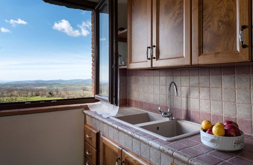 Scansano House | Nice apartment in villa for 4 guests with WIFI, terrace, pets allowed and panoramic view