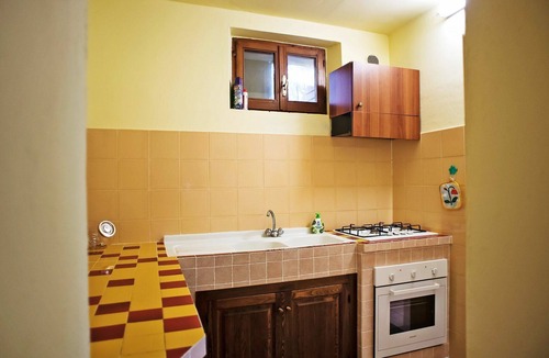 Paciano Villa | Nice apartment in villa for 4 people with pool, WIFI, TV, terrace and pets allowed